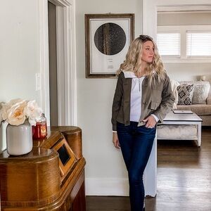 Meet your Posher, Carlyn